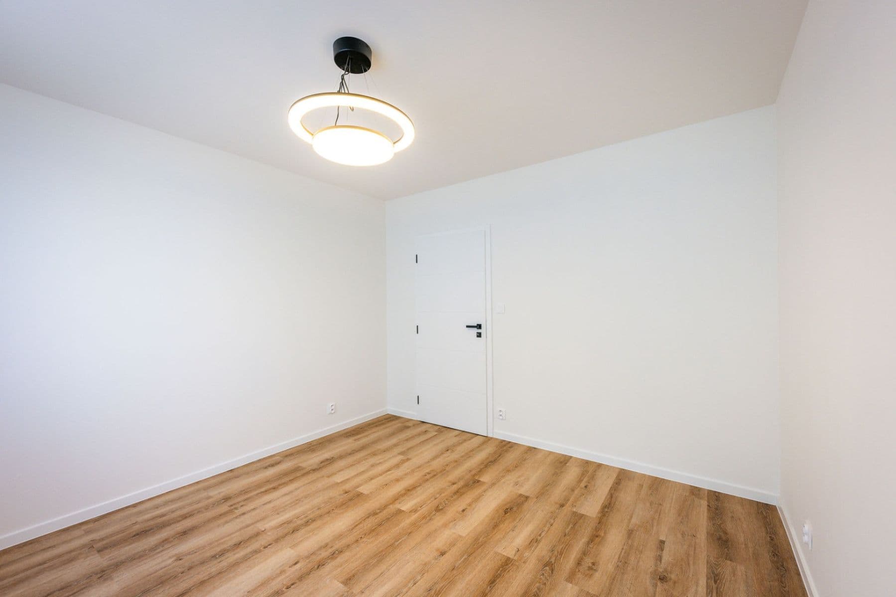 3 bedroom with open-plan kitchen flat for sale, 74 m², Kunínova, Prague, Prague 3 bedroom with open-plan kitchen flat for sale, 74 m², Kunínova, Prague, Prague