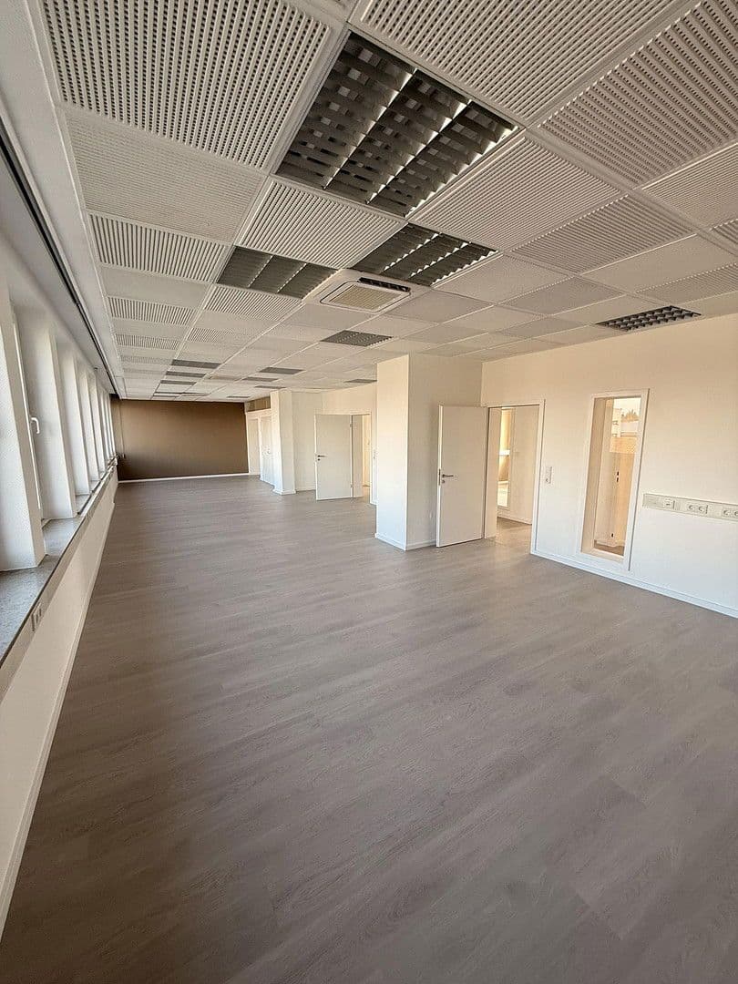 office to rent, 462 m², Otto-Hahn-Straße 55, Bad Salzuflen, North Rhine-Westphalia office to rent, 462 m², Otto-Hahn-Straße 55, Bad Salzuflen, North Rhine-Westphalia
