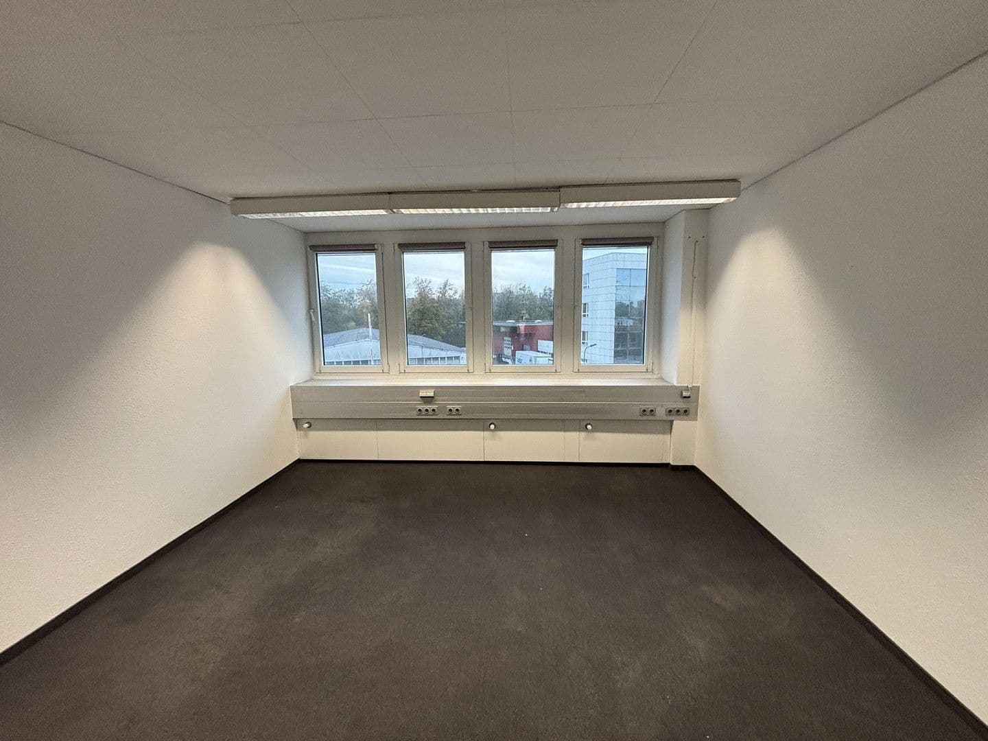 office to rent, 600 m², Moselstr. 14, Neuss, North Rhine-Westphalia office to rent, 600 m², Moselstr. 14, Neuss, North Rhine-Westphalia