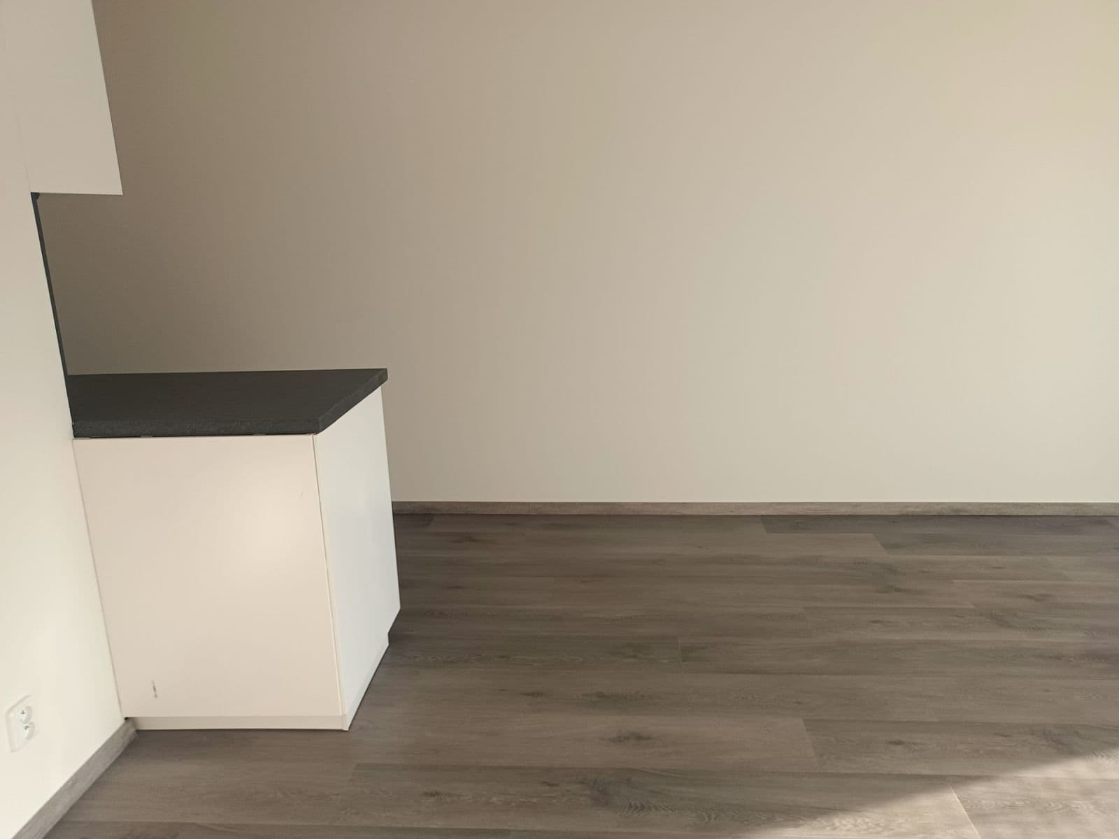 2 bedroom with open-plan kitchen flat to rent, 65 m², Janovská, Prague, Prague 2 bedroom with open-plan kitchen flat to rent, 65 m², Janovská, Prague, Prague