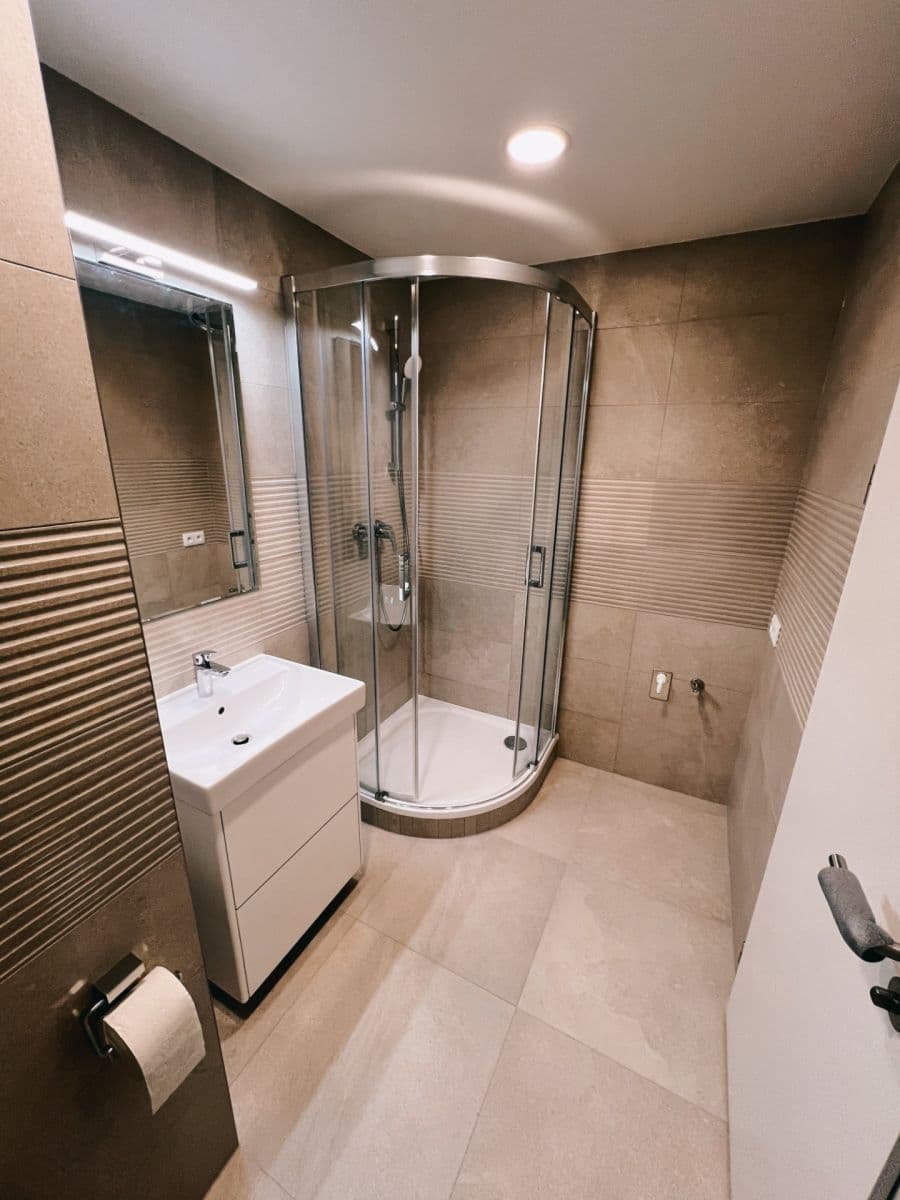 Studio flat to rent, 32 m², Poděbradská, Prague, Prague Studio flat to rent, 32 m², Poděbradská, Prague, Prague