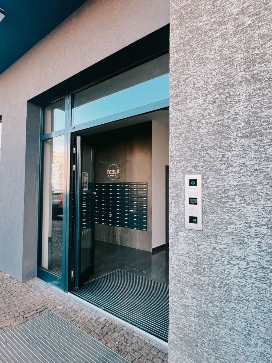 1 bedroom with open-plan kitchen flat to rent, 56 m², Poděbradská, Prague, Prague 1 bedroom with open-plan kitchen flat to rent, 56 m², Poděbradská, Prague, Prague