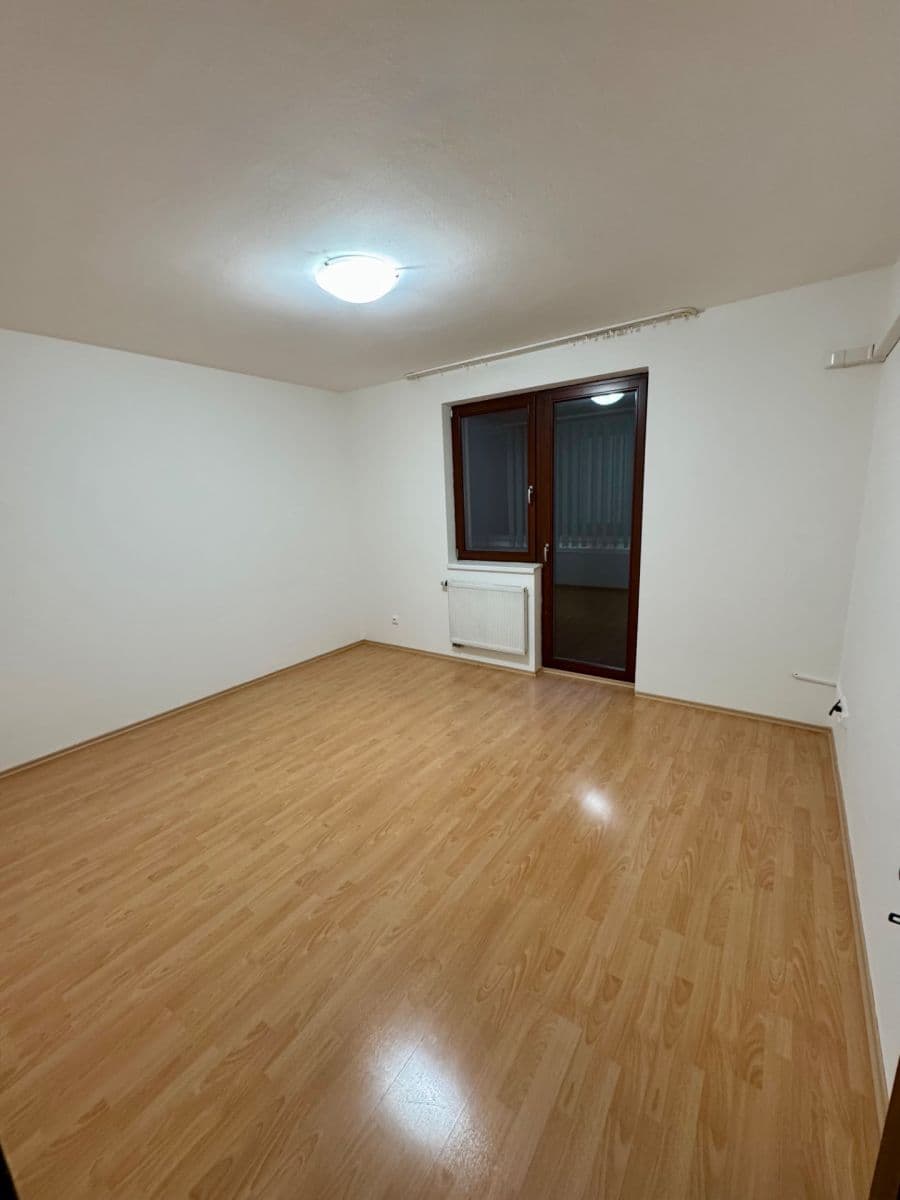 2 bedroom with open-plan kitchen flat to rent, 75 m², Chelčického, Kolín, Středočeský Region 2 bedroom with open-plan kitchen flat to rent, 75 m², Chelčického, Kolín, Středočeský Region