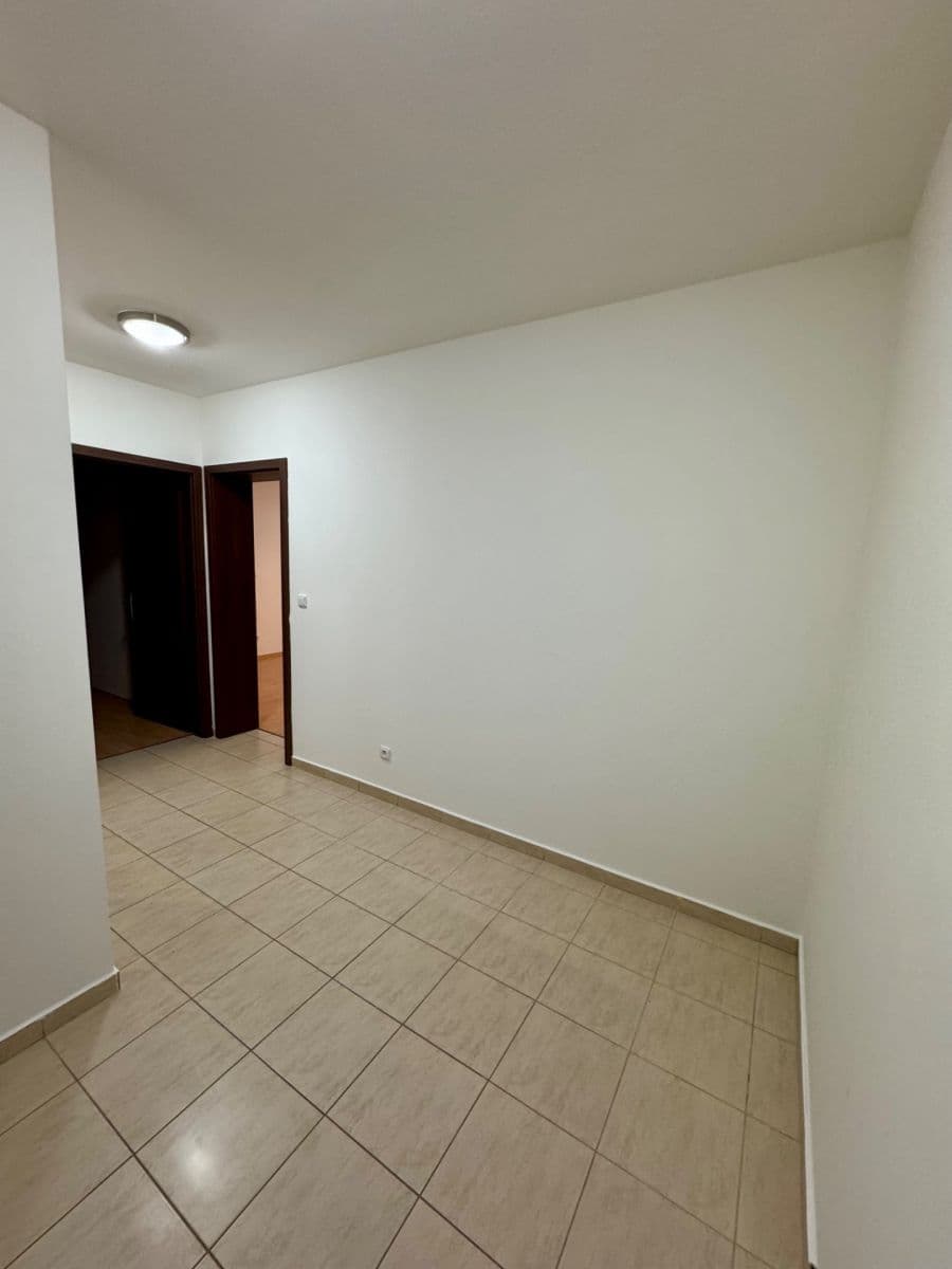 2 bedroom with open-plan kitchen flat to rent, 75 m², Chelčického, Kolín, Středočeský Region 2 bedroom with open-plan kitchen flat to rent, 75 m², Chelčického, Kolín, Středočeský Region