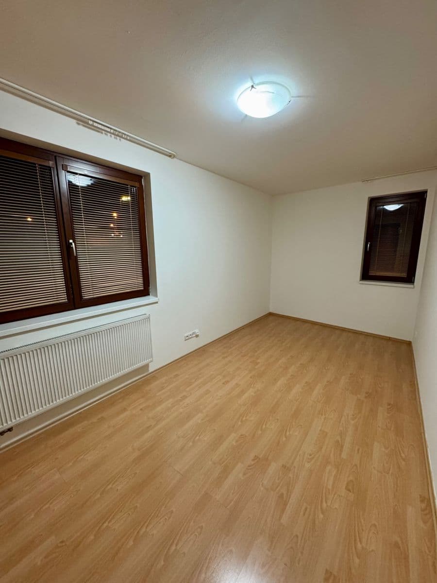 2 bedroom with open-plan kitchen flat to rent, 75 m², Chelčického, Kolín, Středočeský Region 2 bedroom with open-plan kitchen flat to rent, 75 m², Chelčického, Kolín, Středočeský Region