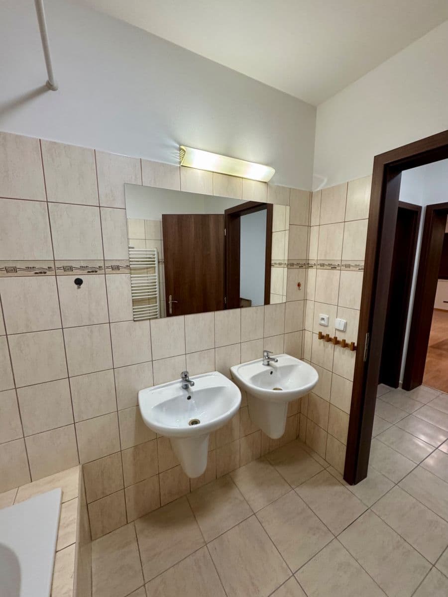 2 bedroom with open-plan kitchen flat to rent, 75 m², Chelčického, Kolín, Středočeský Region 2 bedroom with open-plan kitchen flat to rent, 75 m², Chelčického, Kolín, Středočeský Region