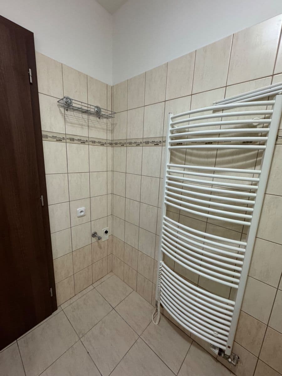 2 bedroom with open-plan kitchen flat to rent, 75 m², Chelčického, Kolín, Středočeský Region 2 bedroom with open-plan kitchen flat to rent, 75 m², Chelčického, Kolín, Středočeský Region