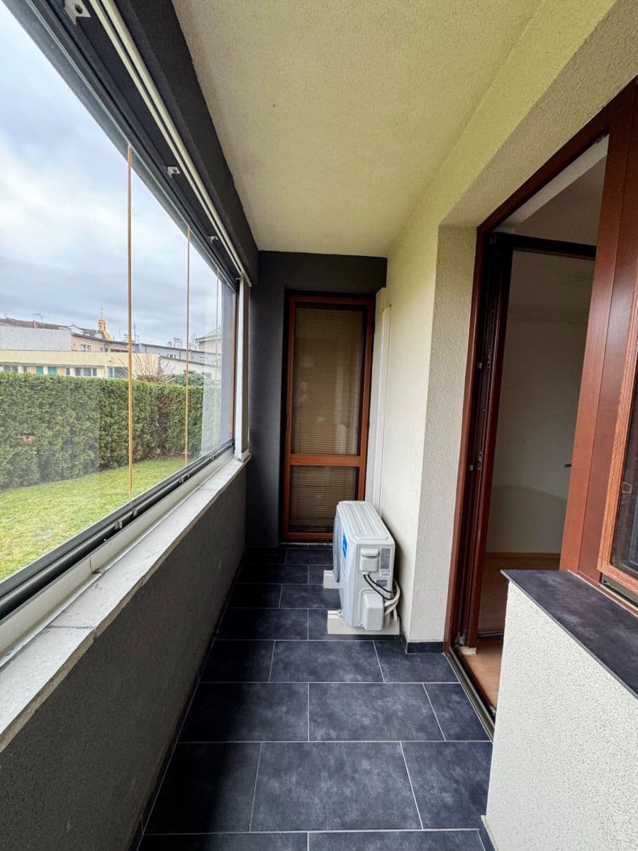 2 bedroom with open-plan kitchen flat to rent, 75 m², Chelčického, Kolín, Středočeský Region 2 bedroom with open-plan kitchen flat to rent, 75 m², Chelčického, Kolín, Středočeský Region