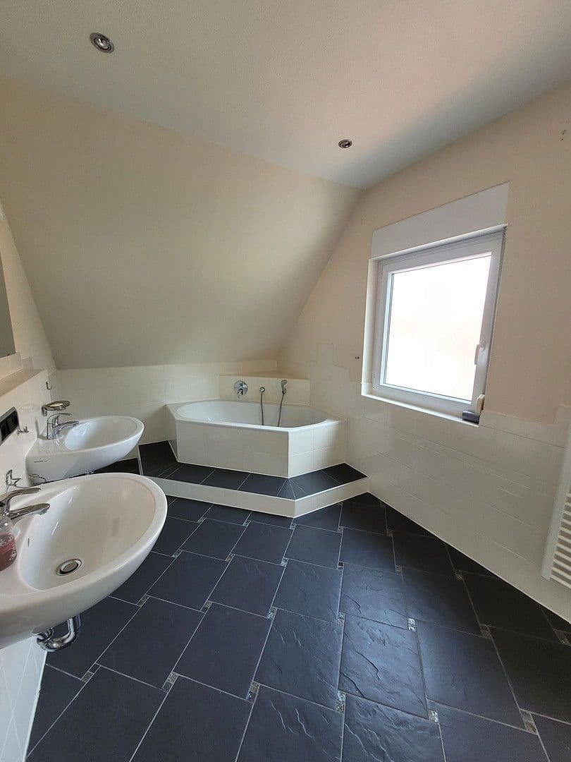 house for sale, 258 m², Ostfildern, Baden-Württemberg house for sale, 258 m², Ostfildern, Baden-Württemberg