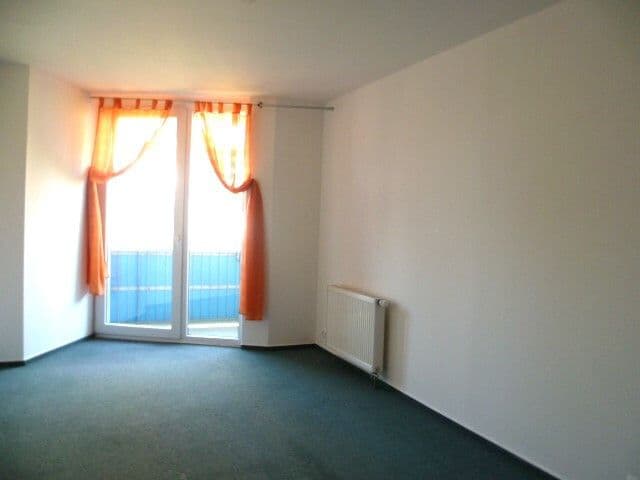 1 bedroom with open-plan kitchen flat to rent, 48 m², Zlonická, Prague, Prague 1 bedroom with open-plan kitchen flat to rent, 48 m², Zlonická, Prague, Prague