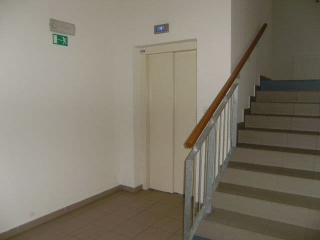 1 bedroom with open-plan kitchen flat to rent, 48 m², Zlonická, Prague, Prague 1 bedroom with open-plan kitchen flat to rent, 48 m², Zlonická, Prague, Prague