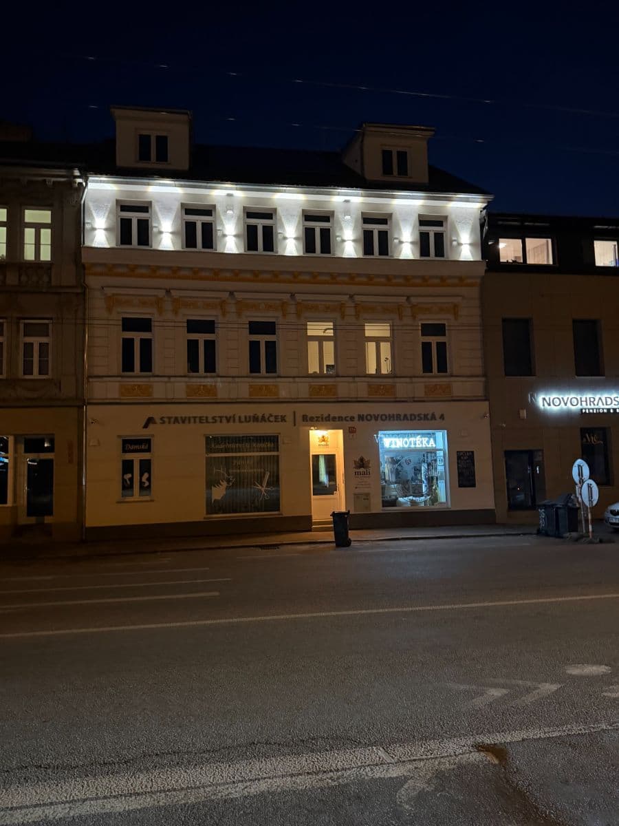 3 bedroom with open-plan kitchen flat to rent, 130 m², Novohradská, České Budějovice, Jihočeský Region 3 bedroom with open-plan kitchen flat to rent, 130 m², Novohradská, České Budějovice, Jihočeský Region