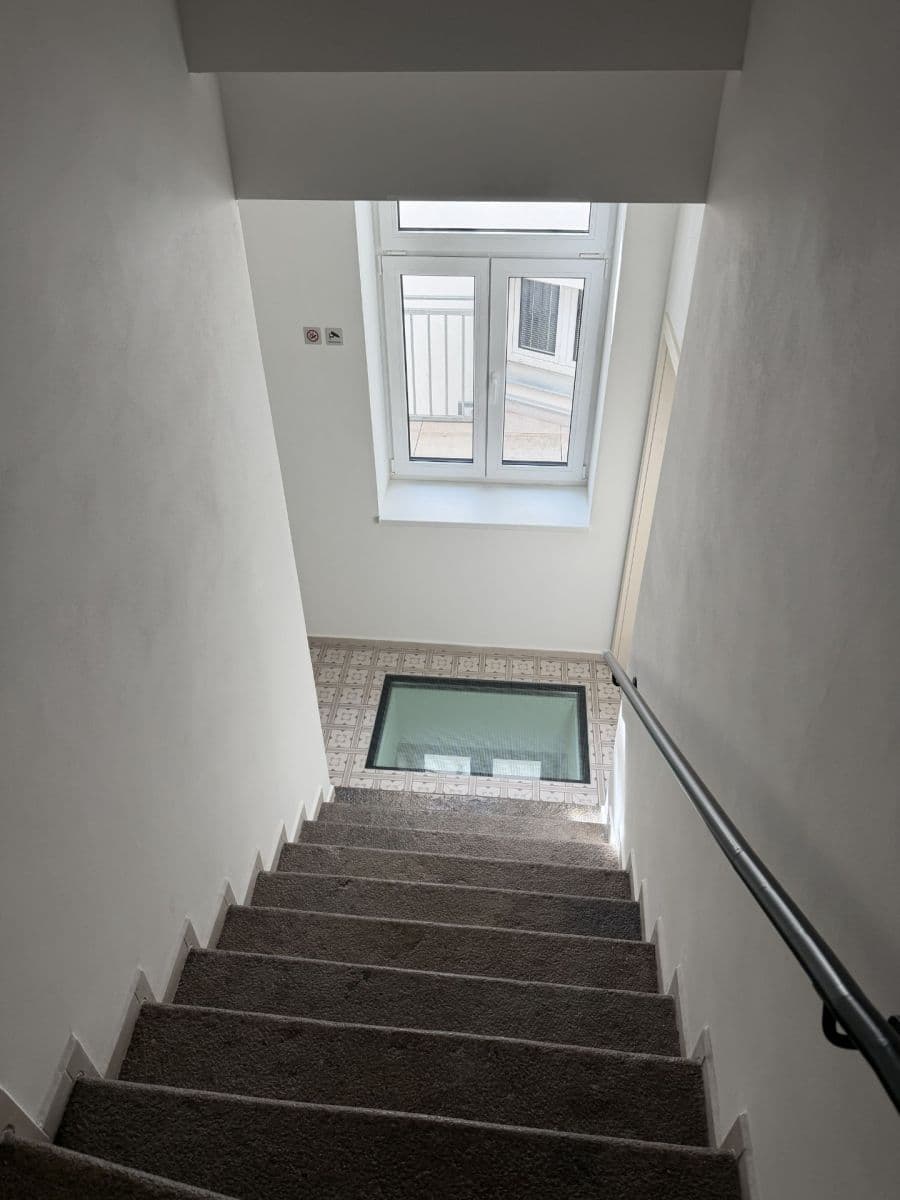 3 bedroom with open-plan kitchen flat to rent, 130 m², Novohradská, České Budějovice, Jihočeský Region 3 bedroom with open-plan kitchen flat to rent, 130 m², Novohradská, České Budějovice, Jihočeský Region