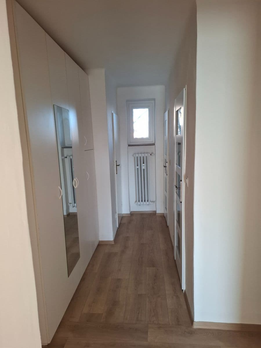 3 bedroom flat to rent, 73 m², Klecany, Středočeský Region 3 bedroom flat to rent, 73 m², Klecany, Středočeský Region