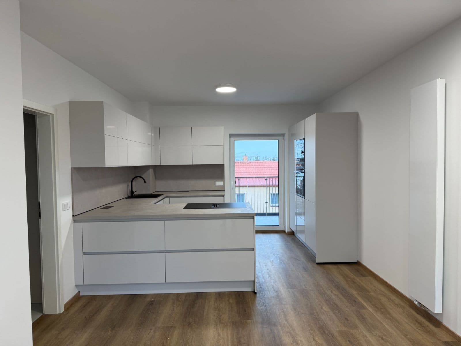 2 bedroom with open-plan kitchen flat to rent, 73 m², Danielova, Prague, Prague 2 bedroom with open-plan kitchen flat to rent, 73 m², Danielova, Prague, Prague