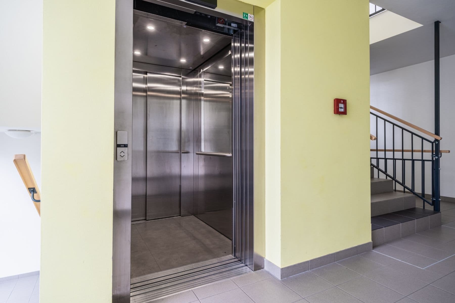 2 bedroom with open-plan kitchen flat for sale, 70 m², Rižská, Prague, Prague 2 bedroom with open-plan kitchen flat for sale, 70 m², Rižská, Prague, Prague