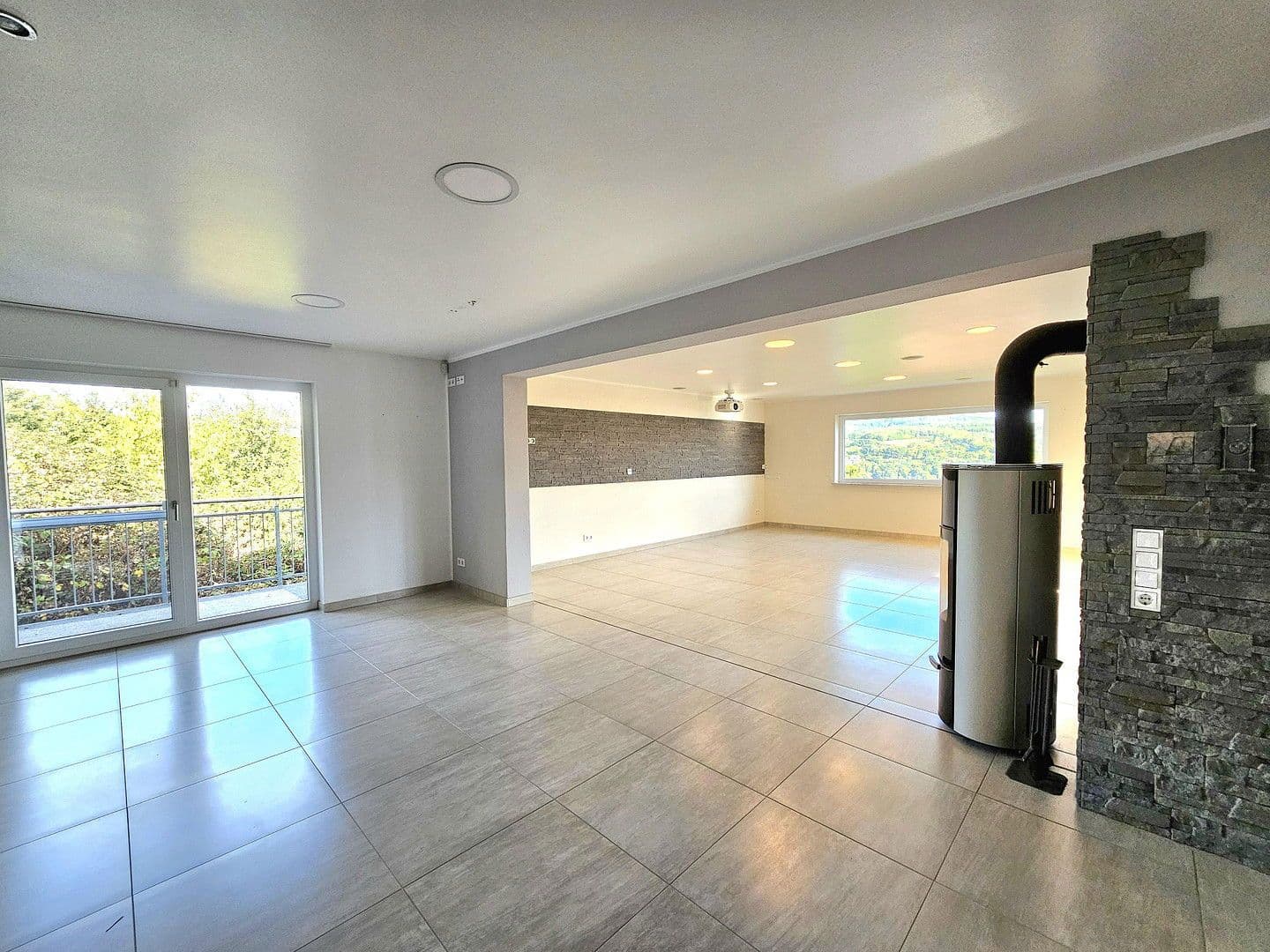 house to rent, 310 m², Feldstraße 3, Bad Soden-Salmünster, Hesse house to rent, 310 m², Feldstraße 3, Bad Soden-Salmünster, Hesse