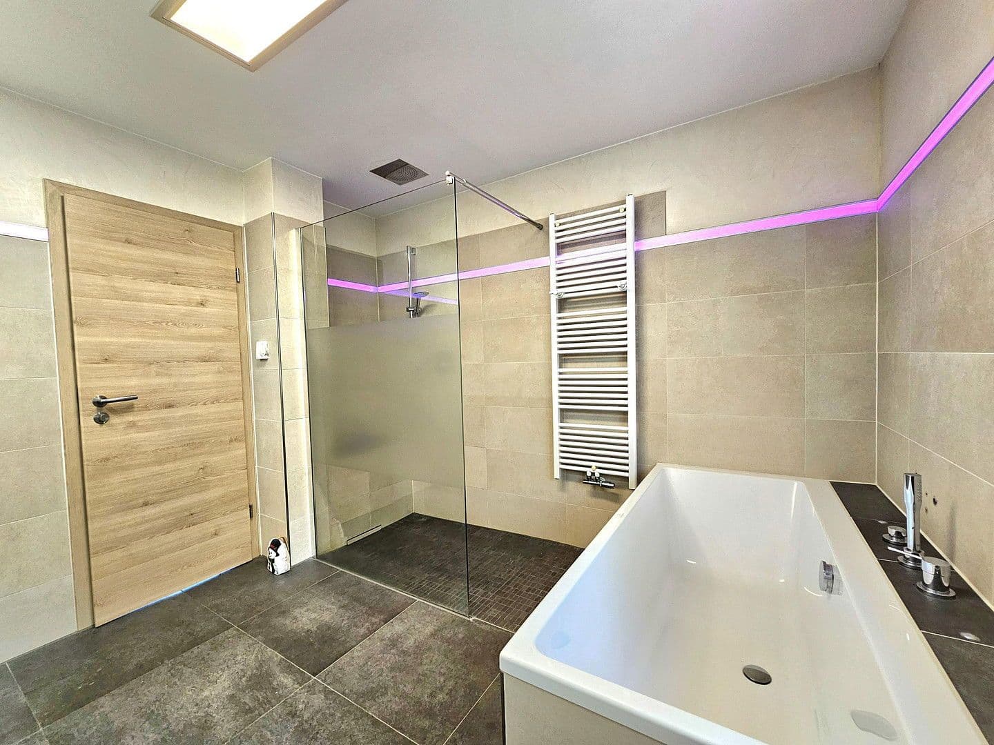 house to rent, 310 m², Feldstraße 3, Bad Soden-Salmünster, Hesse house to rent, 310 m², Feldstraße 3, Bad Soden-Salmünster, Hesse