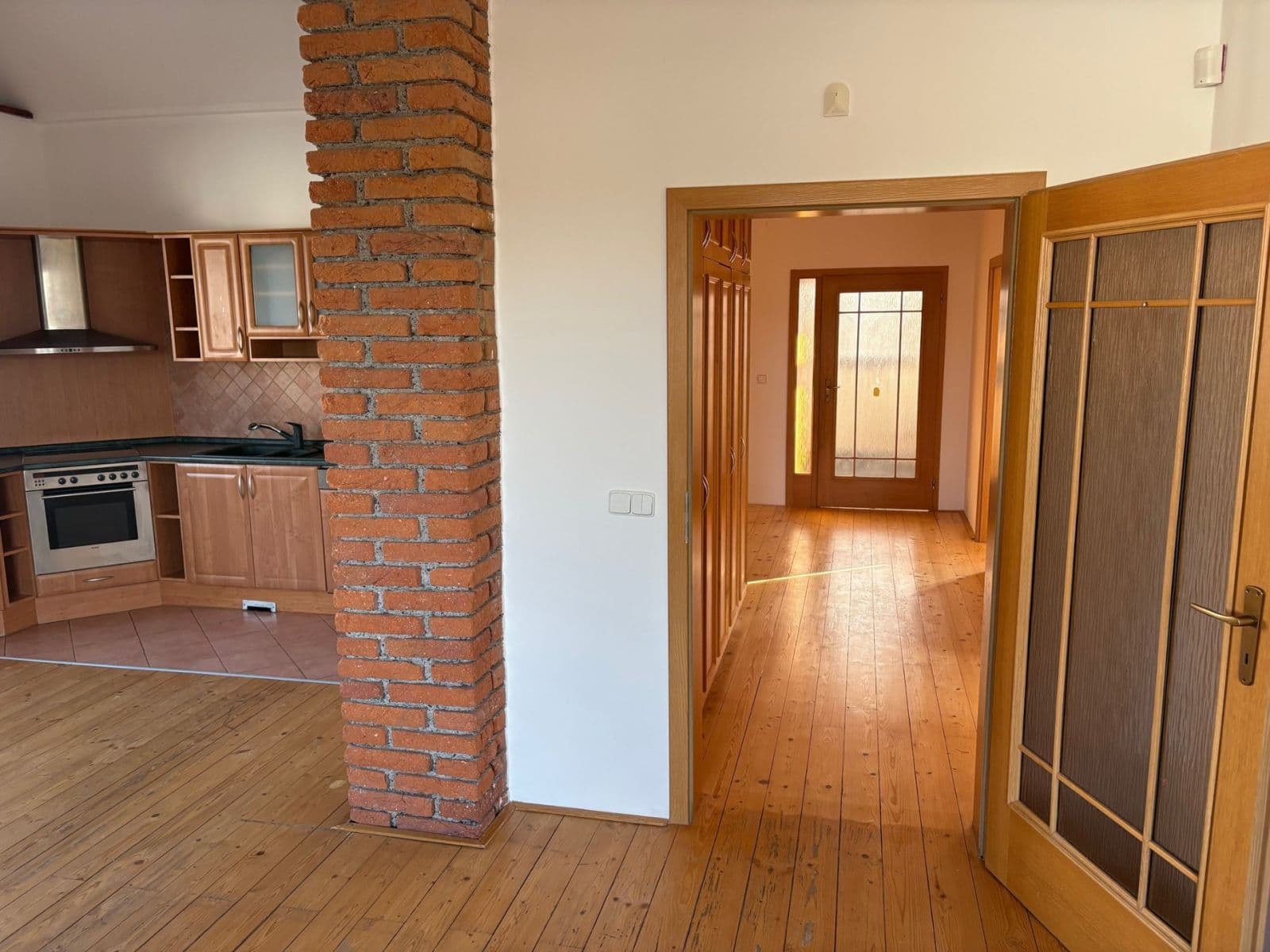 2 bedroom with open-plan kitchen flat to rent, 98 m², Havířská, Kladno, Středočeský Region 2 bedroom with open-plan kitchen flat to rent, 98 m², Havířská, Kladno, Středočeský Region