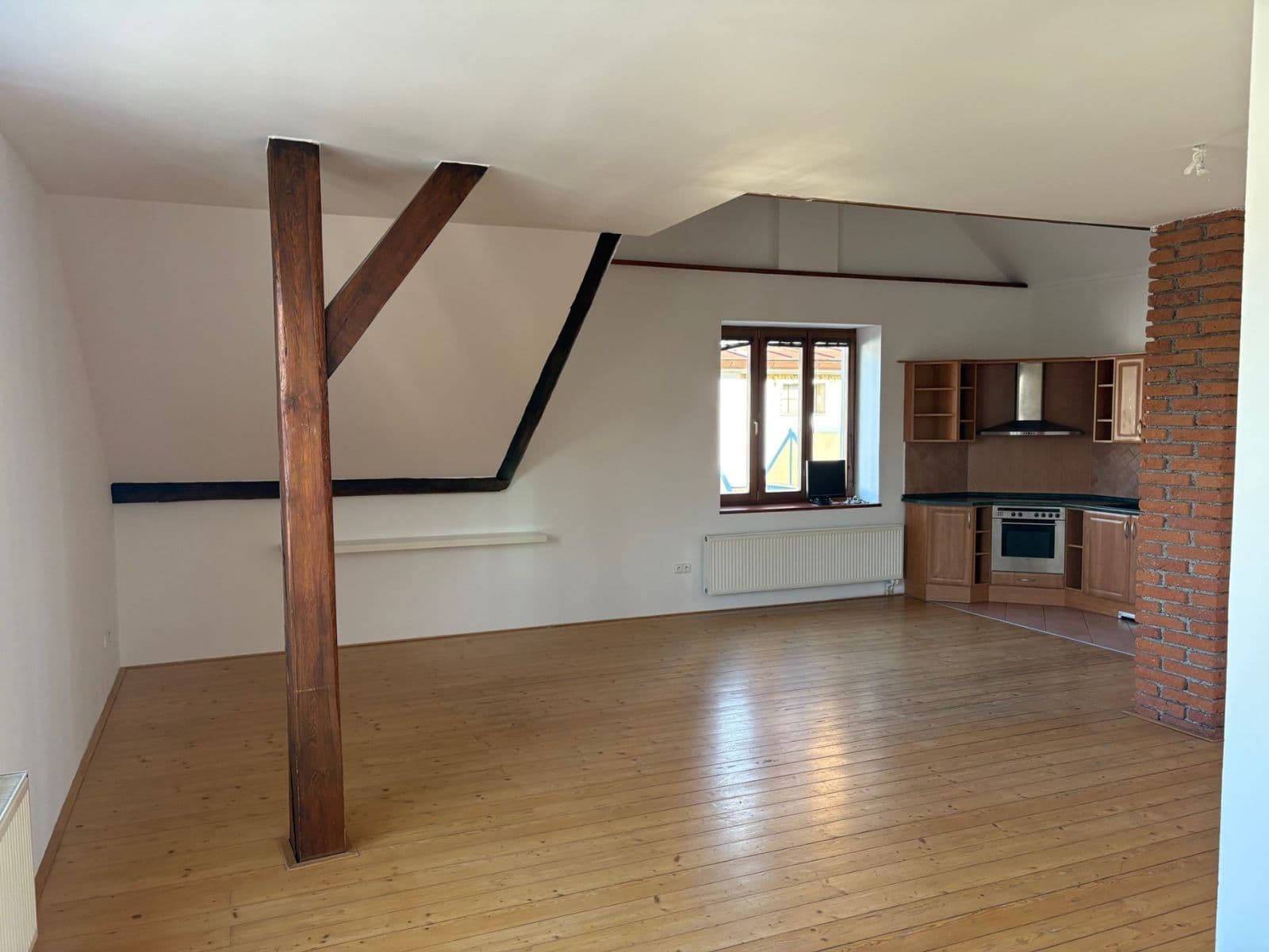 2 bedroom with open-plan kitchen flat to rent, 98 m², Havířská, Kladno, Středočeský Region 2 bedroom with open-plan kitchen flat to rent, 98 m², Havířská, Kladno, Středočeský Region