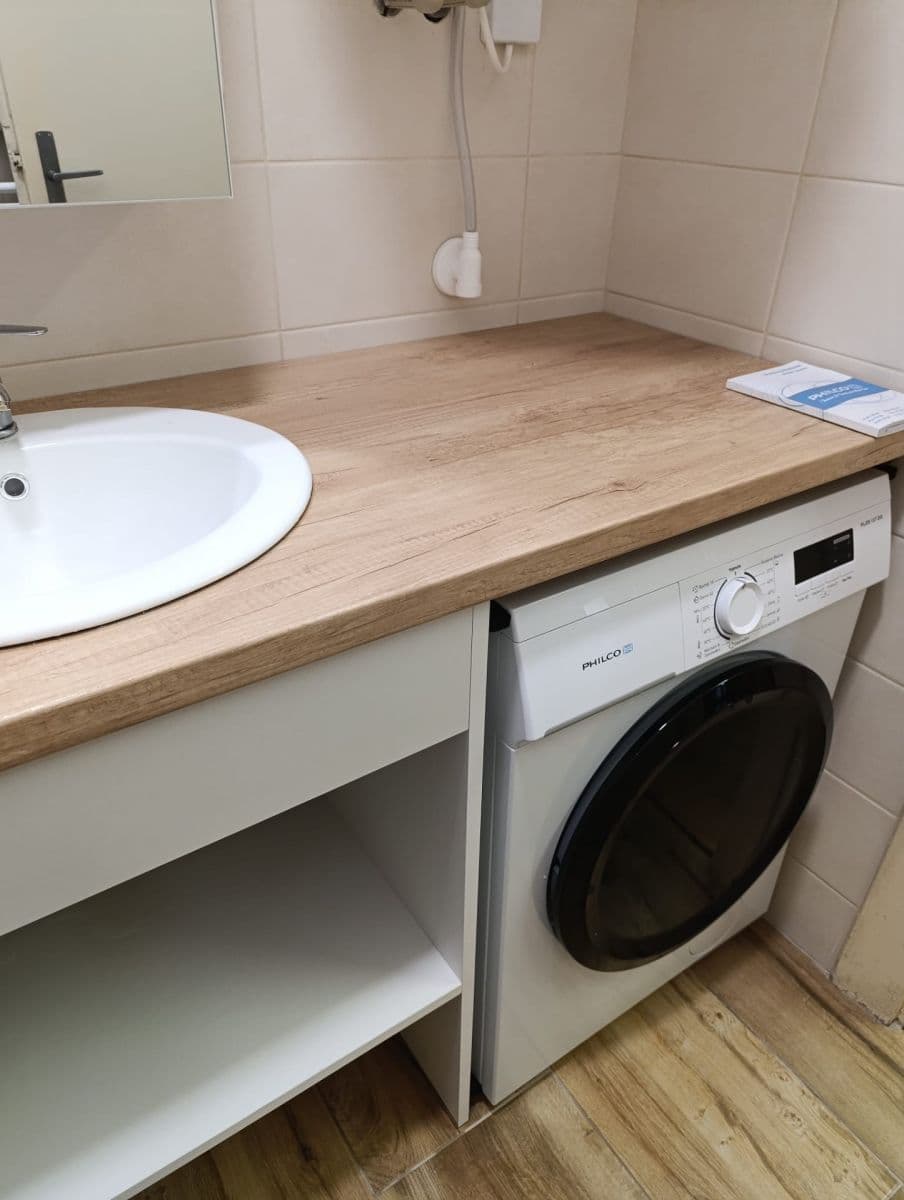 Studio flat to rent, 30 m², Pod Vodojemem, Červený Kostelec, Královéhradecký Region Studio flat to rent, 30 m², Pod Vodojemem, Červený Kostelec, Královéhradecký Region