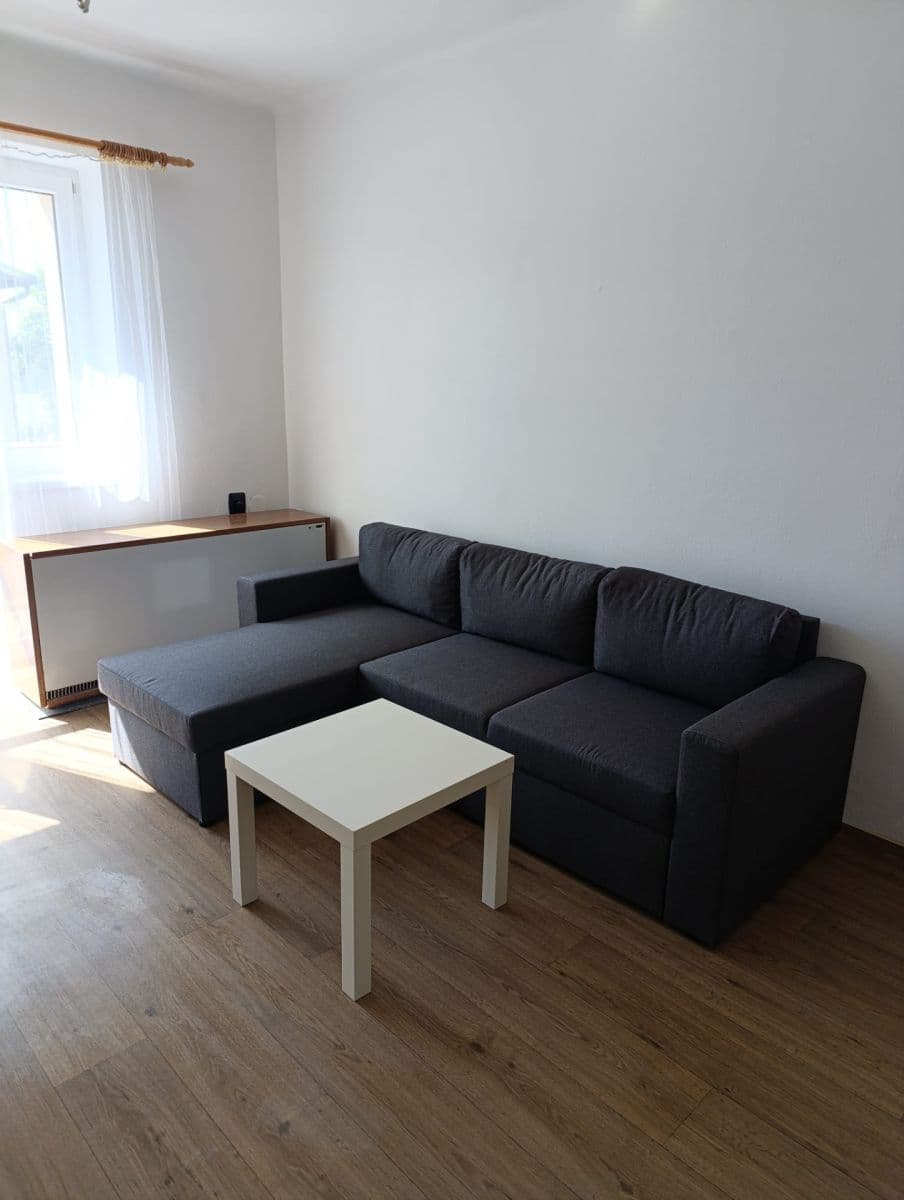 Studio flat to rent, 30 m², Pod Vodojemem, Červený Kostelec, Královéhradecký Region Studio flat to rent, 30 m², Pod Vodojemem, Červený Kostelec, Královéhradecký Region