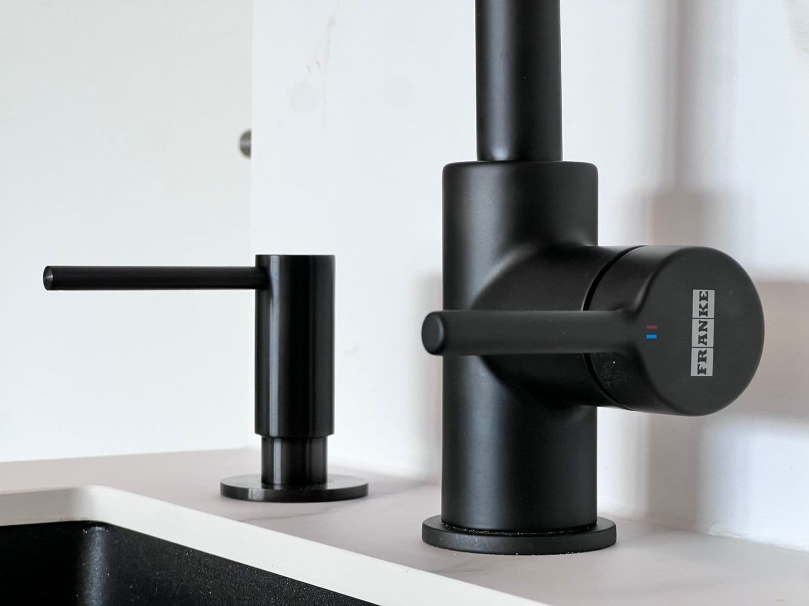 Studio flat to rent, 32 m², Poděbradská, Prague, Prague Studio flat to rent, 32 m², Poděbradská, Prague, Prague