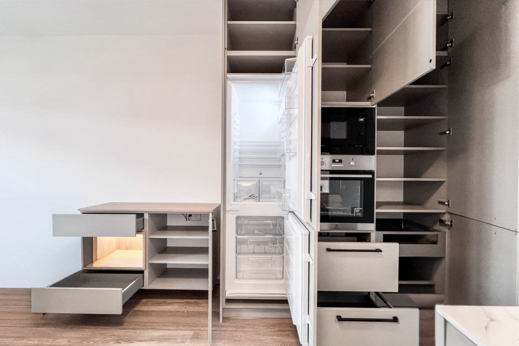 Studio flat to rent, 32 m², Poděbradská, Prague, Prague Studio flat to rent, 32 m², Poděbradská, Prague, Prague