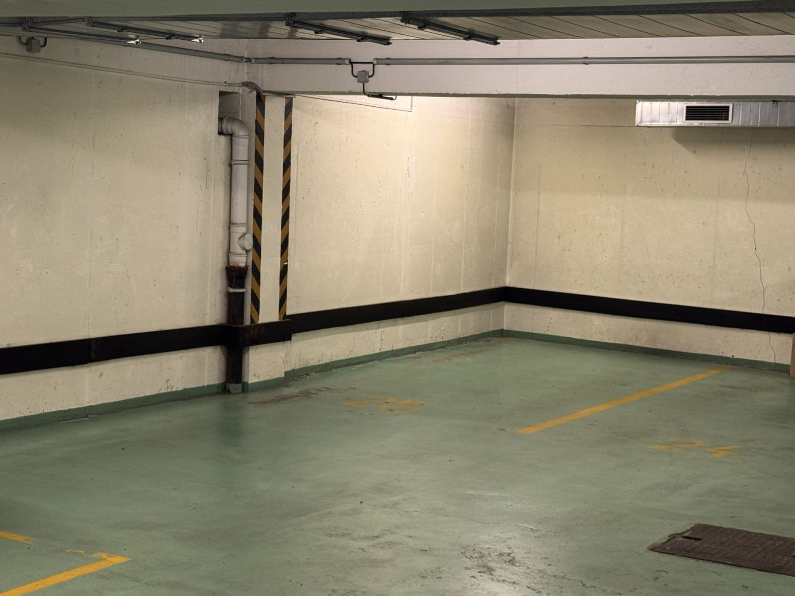 garage for sale, 12 m², Jeseniova, Prague, Prague garage for sale, 12 m², Jeseniova, Prague, Prague