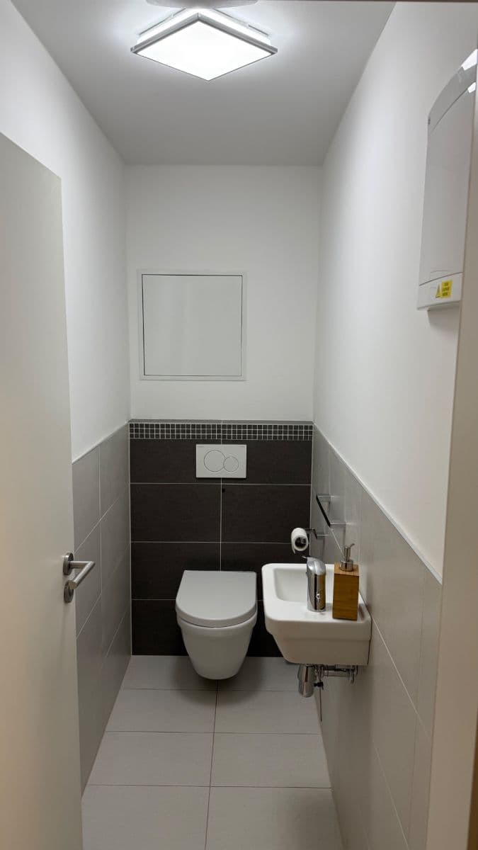 1 bedroom with open-plan kitchen flat to rent, 65 m², Kigginsova, Brno, Jihomoravský Region 1 bedroom with open-plan kitchen flat to rent, 65 m², Kigginsova, Brno, Jihomoravský Region