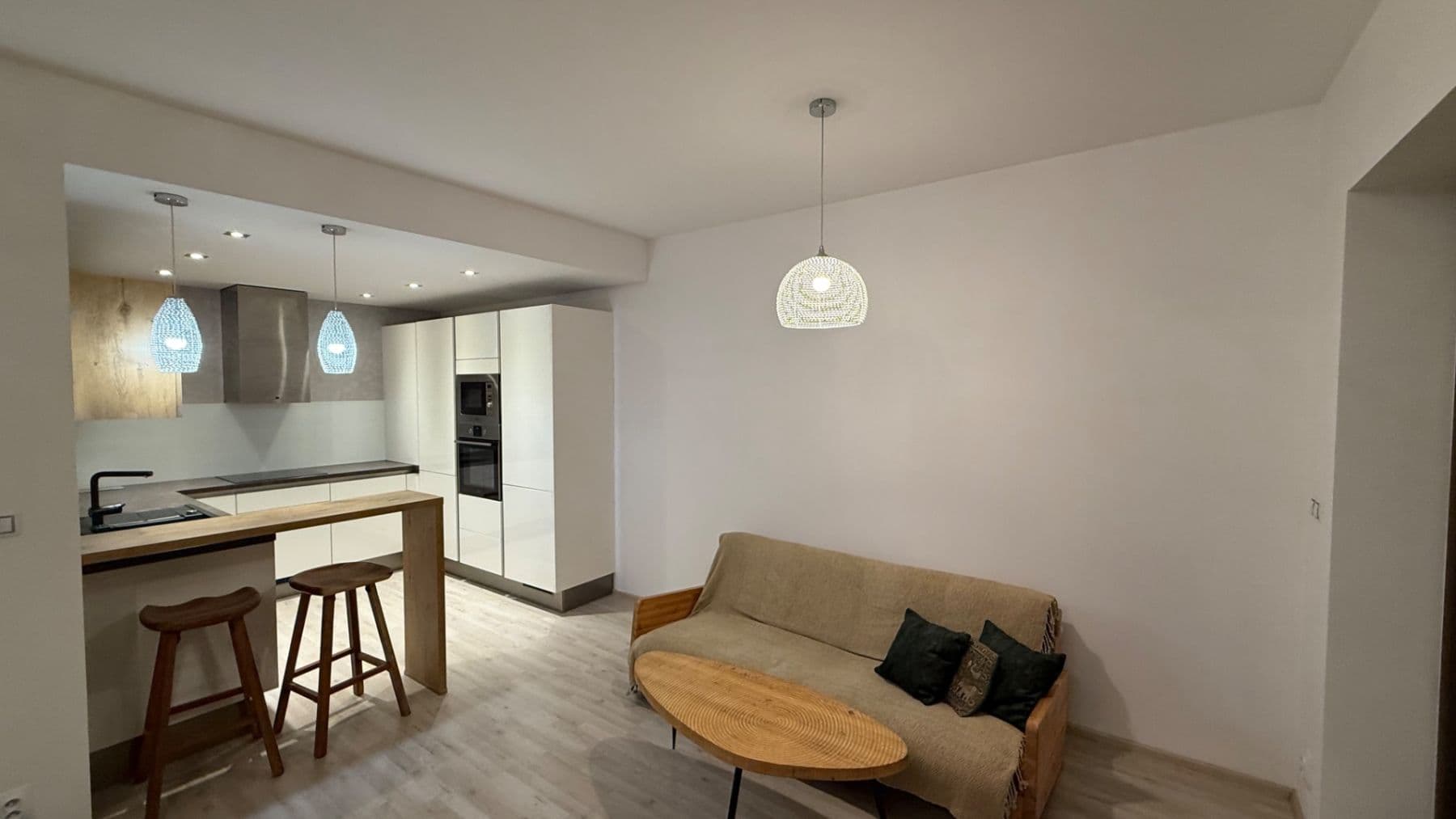 1 bedroom with open-plan kitchen flat to rent, 65 m², Kigginsova, Brno, Jihomoravský Region 1 bedroom with open-plan kitchen flat to rent, 65 m², Kigginsova, Brno, Jihomoravský Region