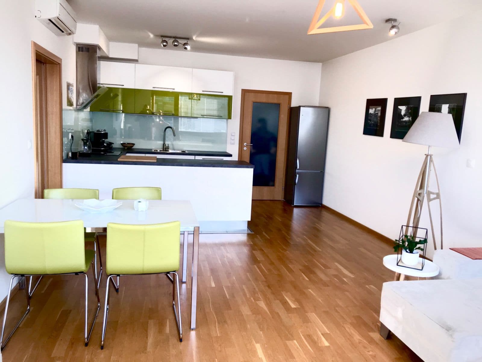 2 bedroom with open-plan kitchen flat to rent, 80 m², Ocelářská, Prague, Prague 2 bedroom with open-plan kitchen flat to rent, 80 m², Ocelářská, Prague, Prague