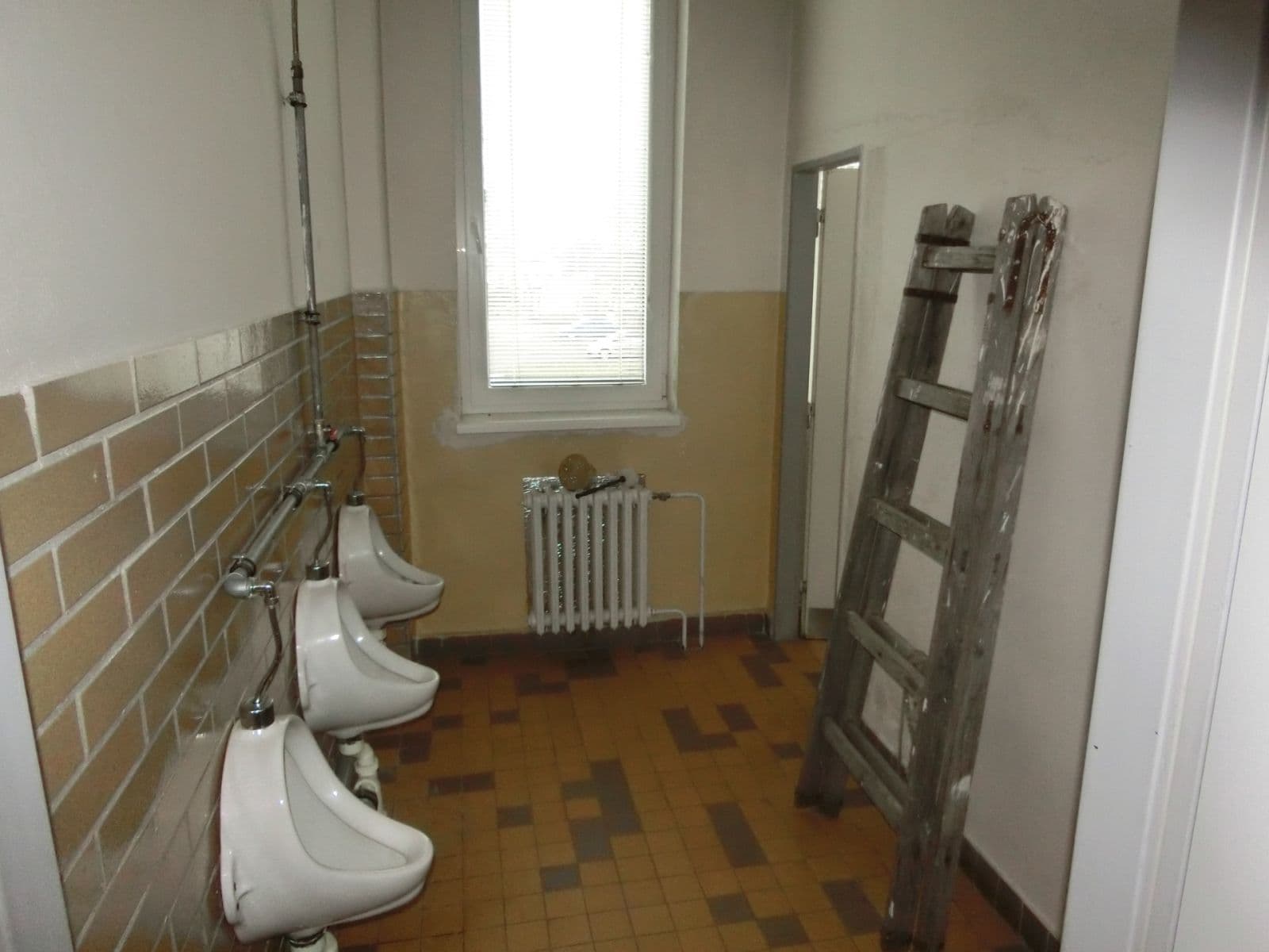 non-residential property for sale, 800 m², Jiřího Potůčka, Pardubice, Pardubický Region non-residential property for sale, 800 m², Jiřího Potůčka, Pardubice, Pardubický Region