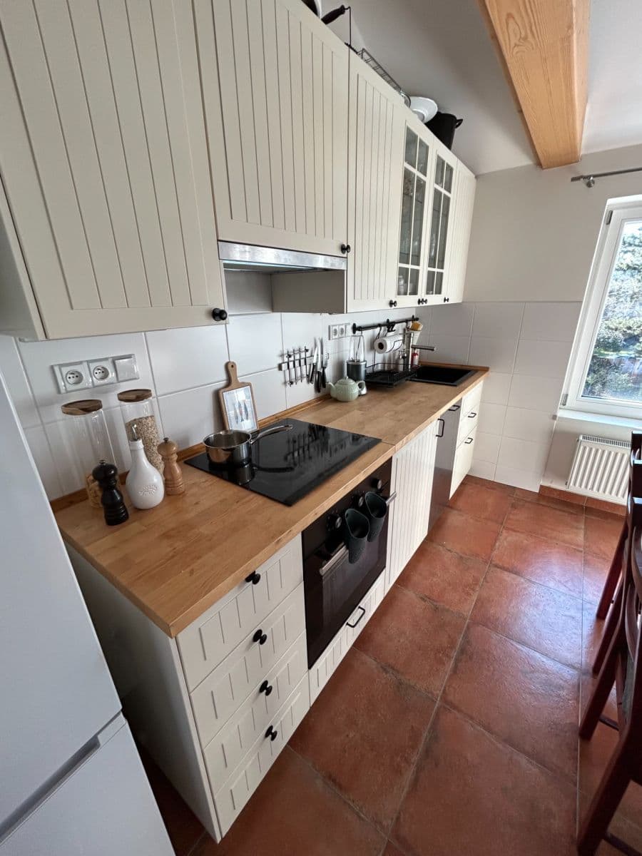 2 bedroom with open-plan kitchen flat to rent, 80 m², Okruhová, Prague, Prague 2 bedroom with open-plan kitchen flat to rent, 80 m², Okruhová, Prague, Prague