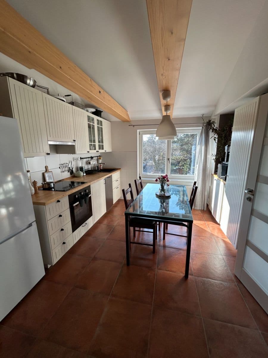 2 bedroom with open-plan kitchen flat to rent, 80 m², Okruhová, Prague, Prague 2 bedroom with open-plan kitchen flat to rent, 80 m², Okruhová, Prague, Prague