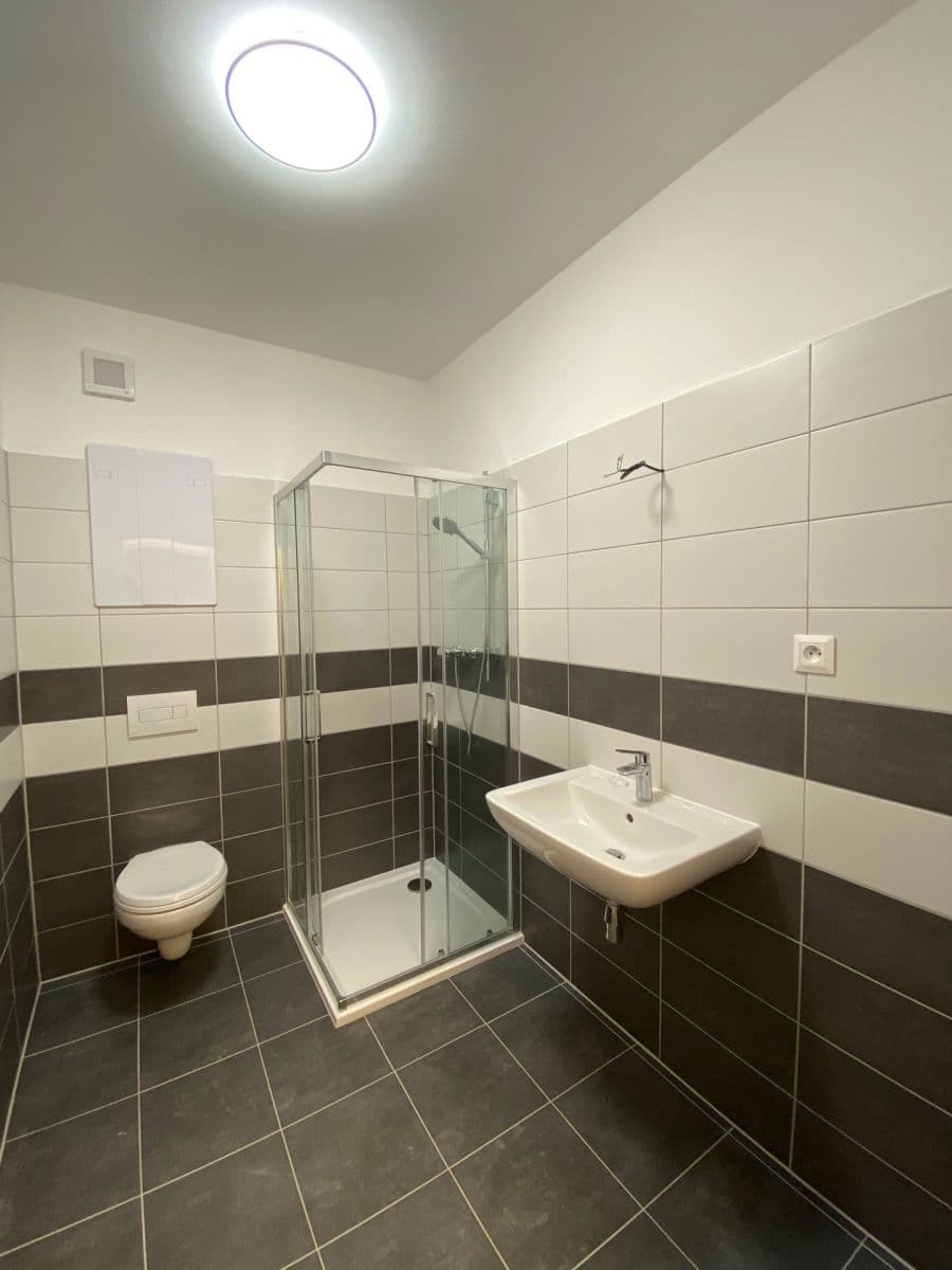 1 bedroom with open-plan kitchen flat to rent, 44 m², Nádražní, Hrochův Týnec, Pardubický Region 1 bedroom with open-plan kitchen flat to rent, 44 m², Nádražní, Hrochův Týnec, Pardubický Region