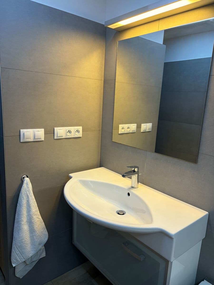 2 bedroom with open-plan kitchen flat to rent, 68 m², Hluboká, Zlín, Zlínský Region 2 bedroom with open-plan kitchen flat to rent, 68 m², Hluboká, Zlín, Zlínský Region