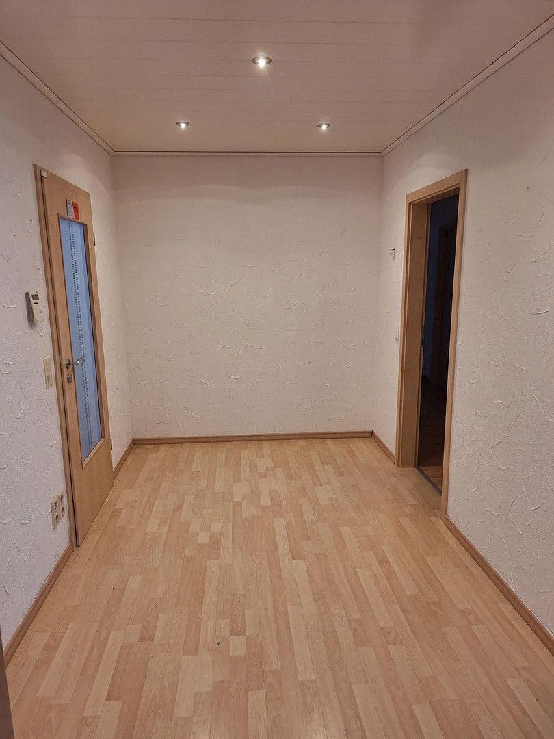 3 bedroom with open-plan kitchen flat to rent, 138 m², Tuttlingen, Baden-Württemberg 3 bedroom with open-plan kitchen flat to rent, 138 m², Tuttlingen, Baden-Württemberg