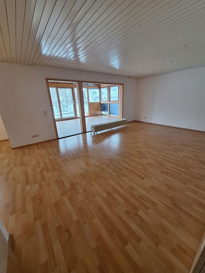 3 bedroom with open-plan kitchen flat to rent, 138 m², Tuttlingen, Baden-Württemberg 3 bedroom with open-plan kitchen flat to rent, 138 m², Tuttlingen, Baden-Württemberg