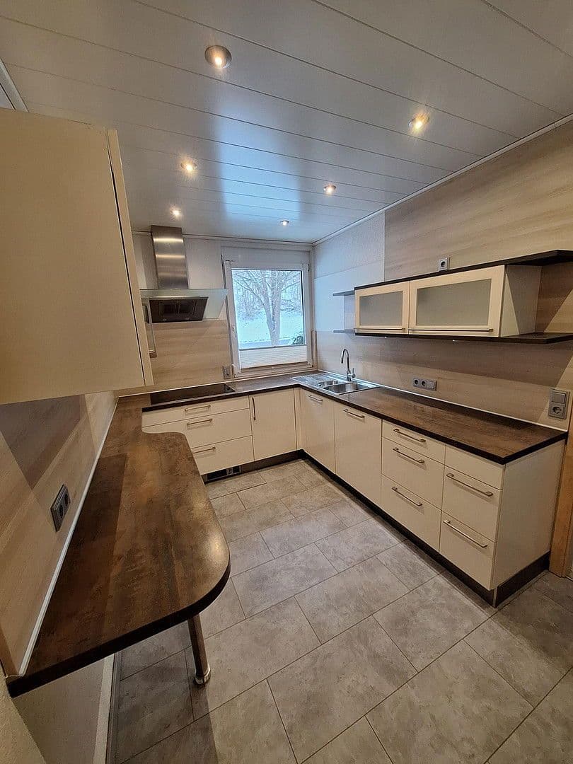 3 bedroom with open-plan kitchen flat to rent, 138 m², Tuttlingen, Baden-Württemberg 3 bedroom with open-plan kitchen flat to rent, 138 m², Tuttlingen, Baden-Württemberg