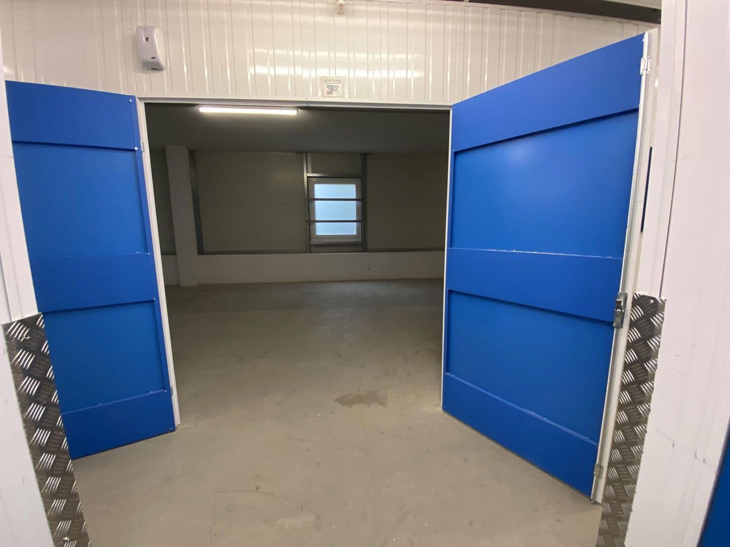 non-residential property to rent, 131 m², Robert-W.-Kempner-Str. 2a / Dahlemer Weg, Berlin, Berlin non-residential property to rent, 131 m², Robert-W.-Kempner-Str. 2a / Dahlemer Weg, Berlin, Berlin