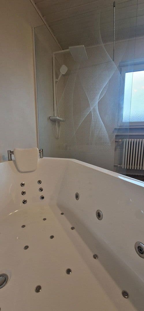 2 bedroom with open-plan kitchen flat to rent, 112 m², Rielasingen-Worblingen, Baden-Württemberg 2 bedroom with open-plan kitchen flat to rent, 112 m², Rielasingen-Worblingen, Baden-Württemberg