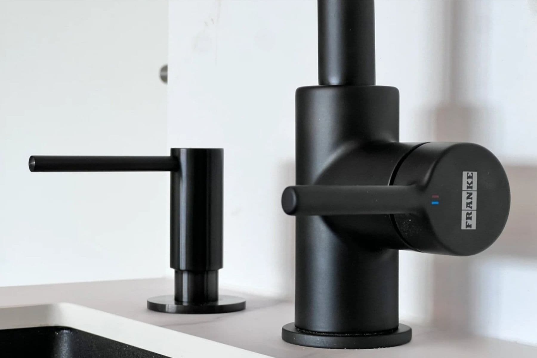 Studio flat to rent, 33 m², Poděbradská, Prague, Prague Studio flat to rent, 33 m², Poděbradská, Prague, Prague