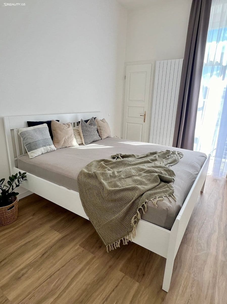 1 bedroom with open-plan kitchen flat to rent, 58 m², Sládkova, Prague, Prague 1 bedroom with open-plan kitchen flat to rent, 58 m², Sládkova, Prague, Prague
