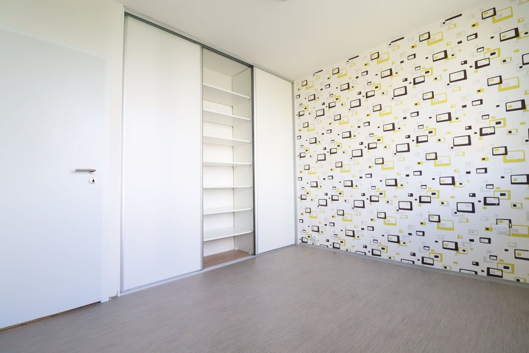 2 bedroom with open-plan kitchen flat to rent, 56 m², Hurbanova, Prague, Prague 2 bedroom with open-plan kitchen flat to rent, 56 m², Hurbanova, Prague, Prague