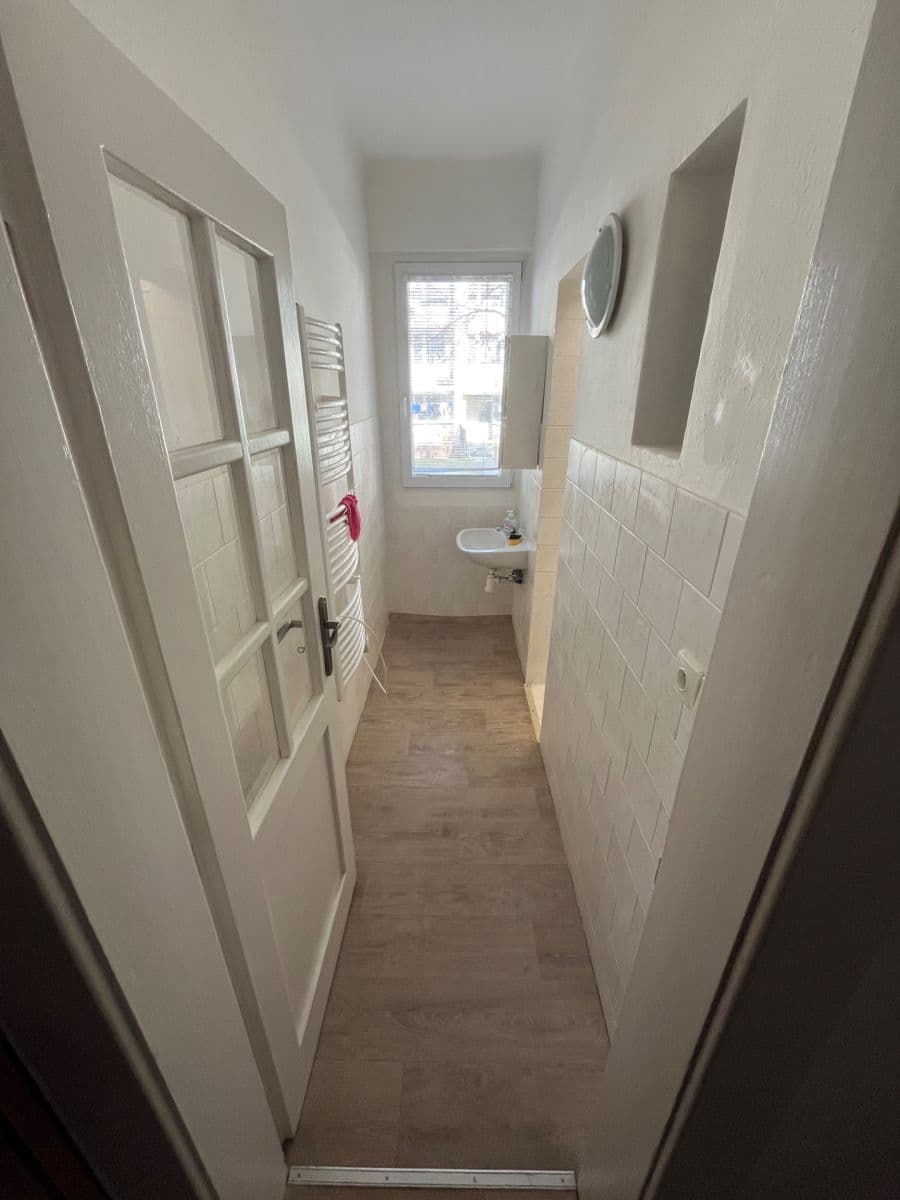 Studio flat to rent, 34 m², Palackého, Louny, Ústecký Region Studio flat to rent, 34 m², Palackého, Louny, Ústecký Region