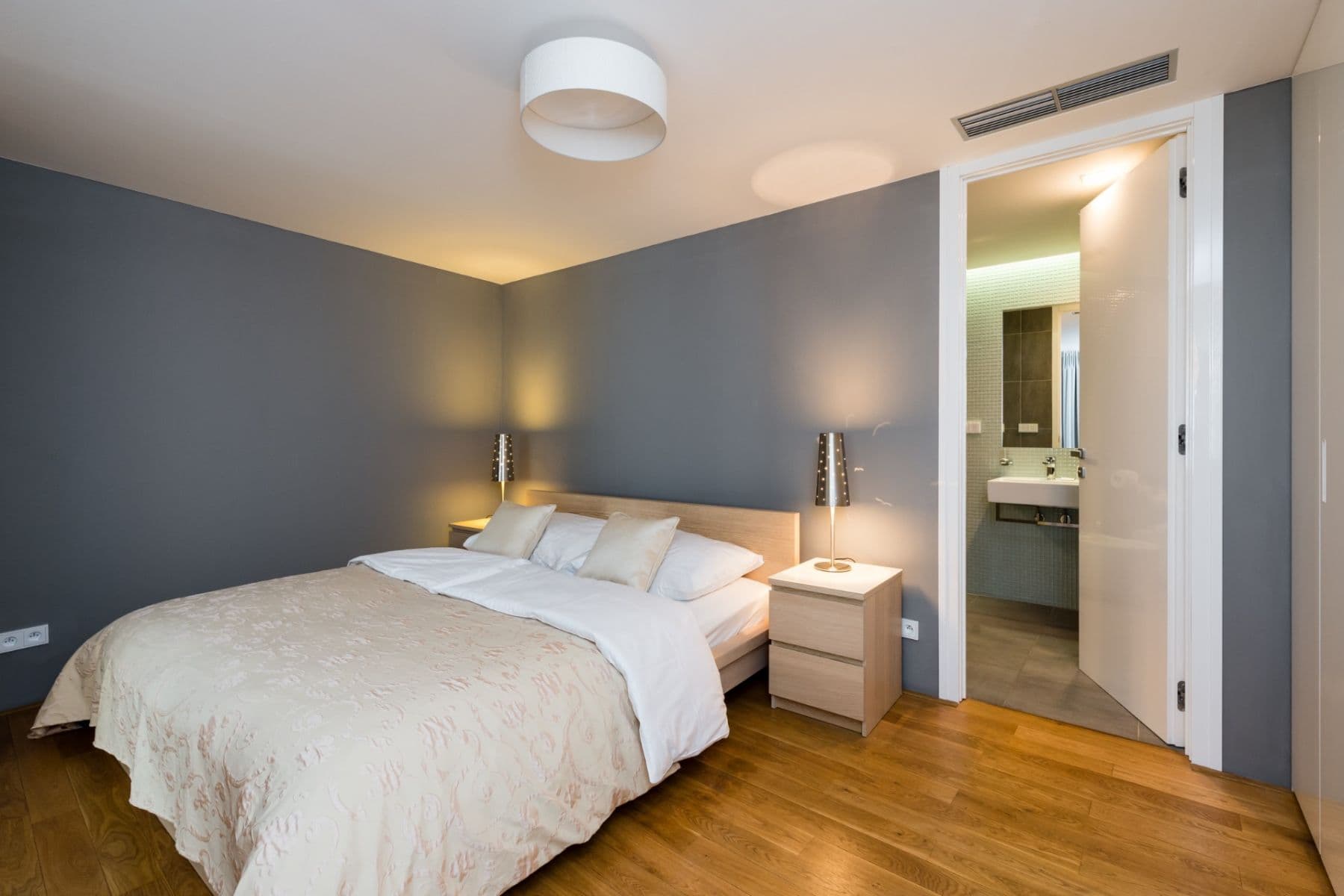 1 bedroom with open-plan kitchen flat to rent, 108 m², Křižíkova, Prague, Prague 1 bedroom with open-plan kitchen flat to rent, 108 m², Křižíkova, Prague, Prague