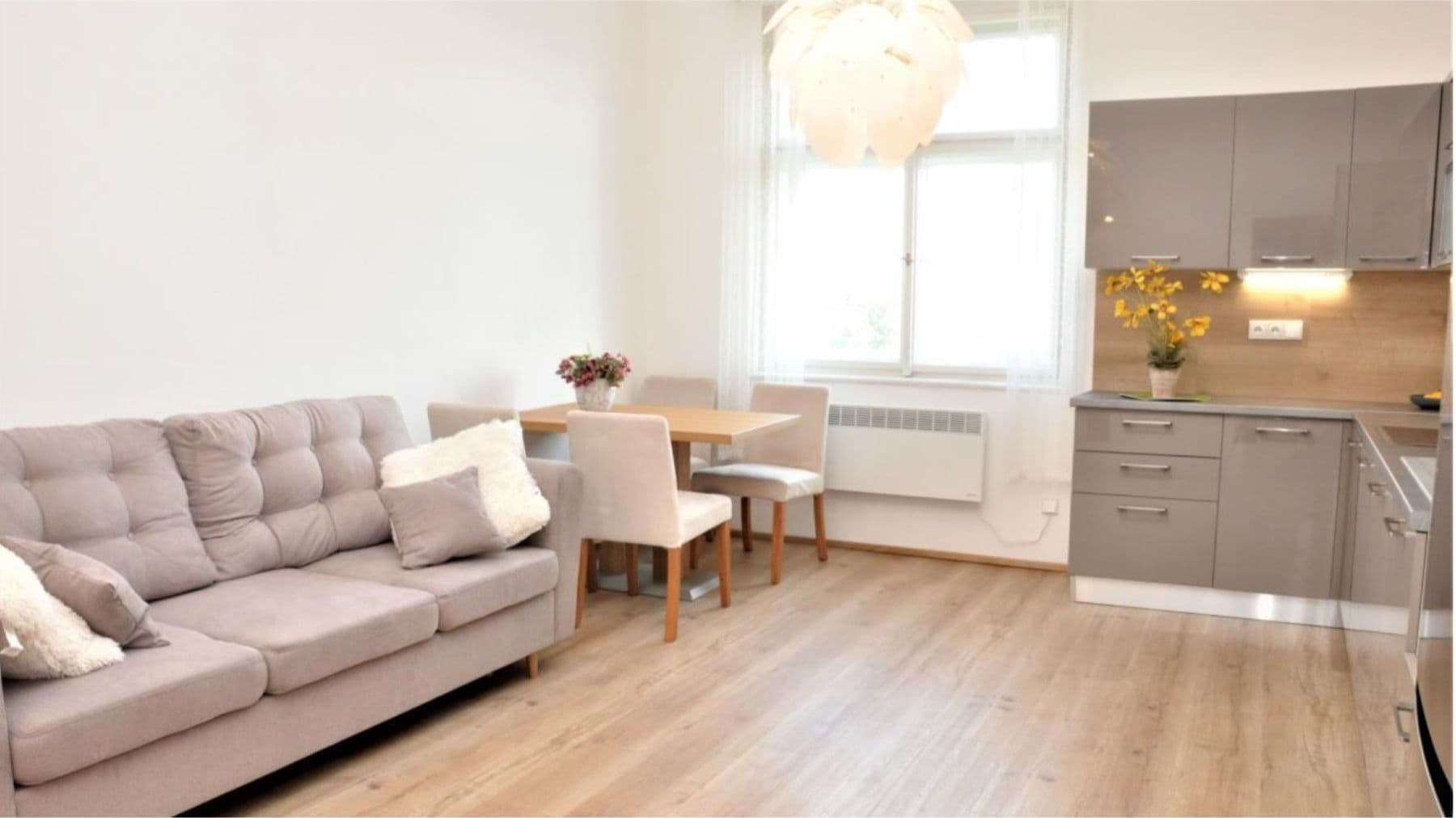 2 bedroom with open-plan kitchen flat for sale, 80 m², náměstí Jiřího z Lobkovic, Prague, Prague 2 bedroom with open-plan kitchen flat for sale, 80 m², náměstí Jiřího z Lobkovic, Prague, Prague