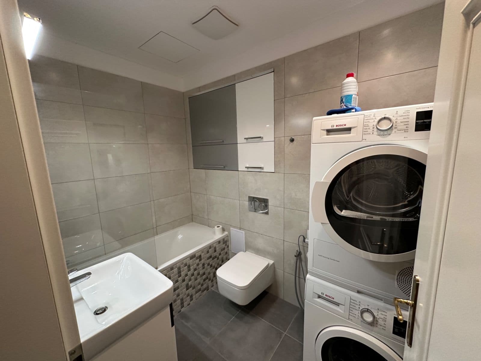 1 bedroom with open-plan kitchen flat to rent, 40 m², U Studánky, Prague, Prague 1 bedroom with open-plan kitchen flat to rent, 40 m², U Studánky, Prague, Prague