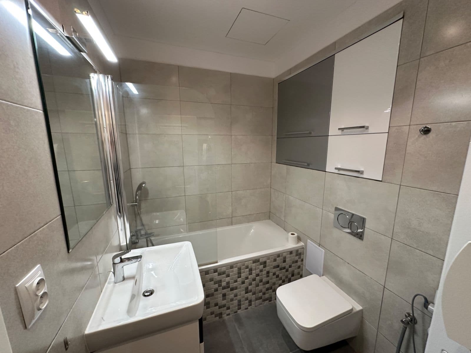 1 bedroom with open-plan kitchen flat to rent, 40 m², U Studánky, Prague, Prague 1 bedroom with open-plan kitchen flat to rent, 40 m², U Studánky, Prague, Prague